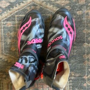 Saucony Razor Ice Vibram Arctic Grip Winter Running Pink Size 10.5 Women’s Shoes